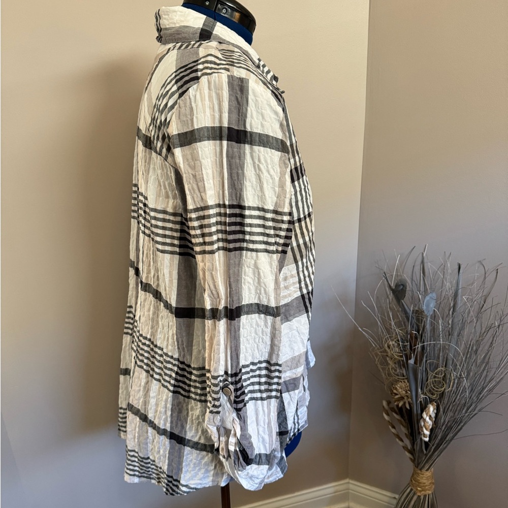 “Wrinkled look” fun, button-down shirt - Picture 3 of 13